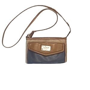 Relic Brand Shoulder Crossbody Clutch Bag Removable Strap Silver Zip Closure